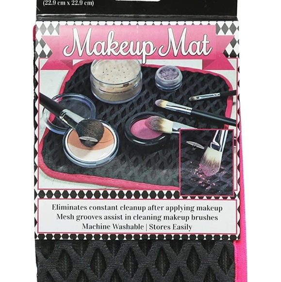 🔥SUPER HOT🔥 Essential Makeup Mat - Picture 1 of 2